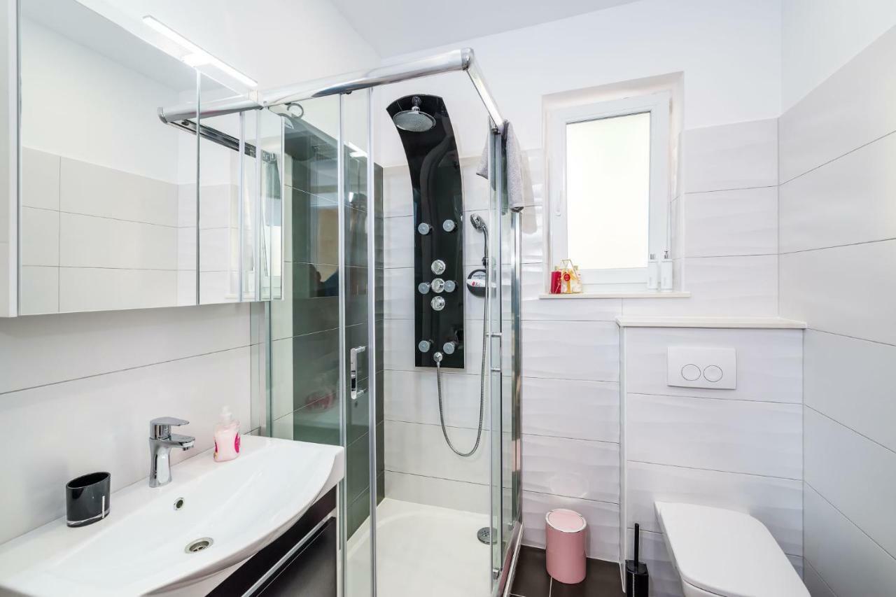Apartment Newcity Novigrad  Екстер'єр фото