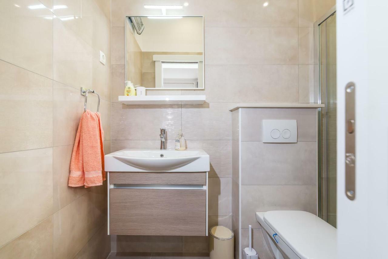 Apartment Newcity Novigrad  Екстер'єр фото